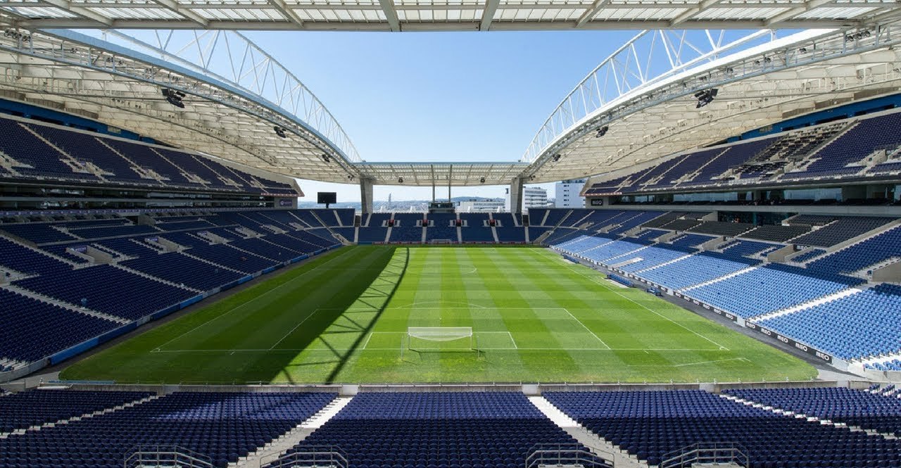 FC Porto vs Pacos de Ferreira at Estadio do Dragao on 14 ...
